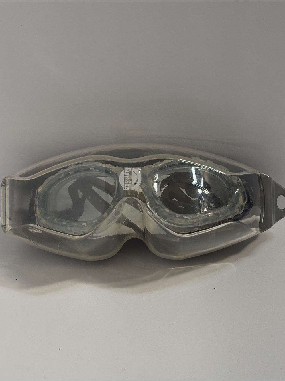 Sun & Sky adult adjustable swim goggles with clear lenses New in Case